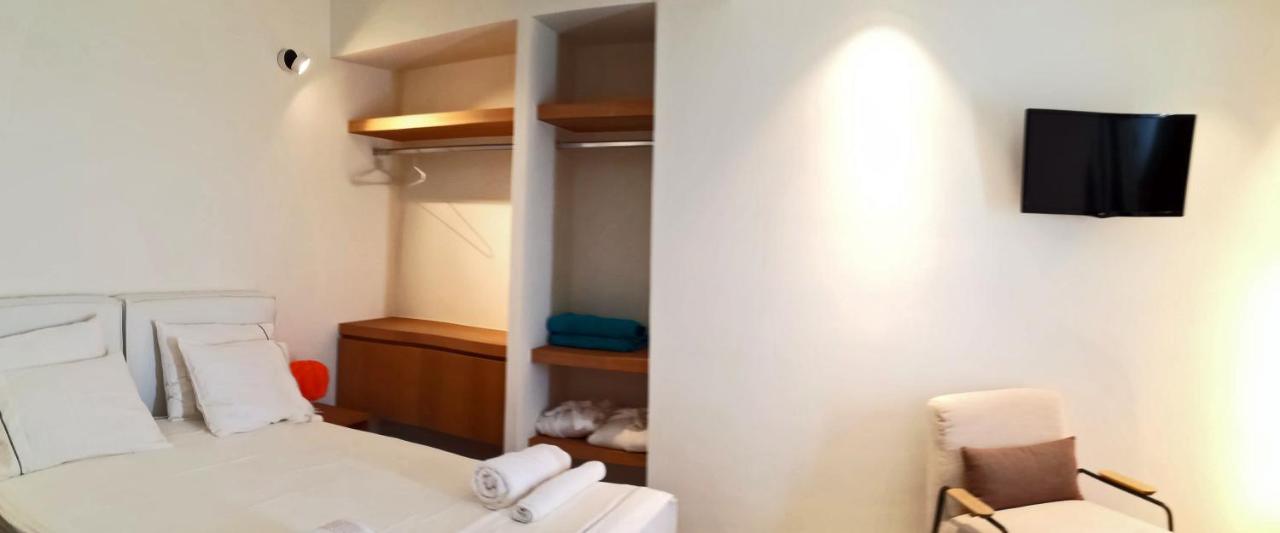 Paralos Apartment *